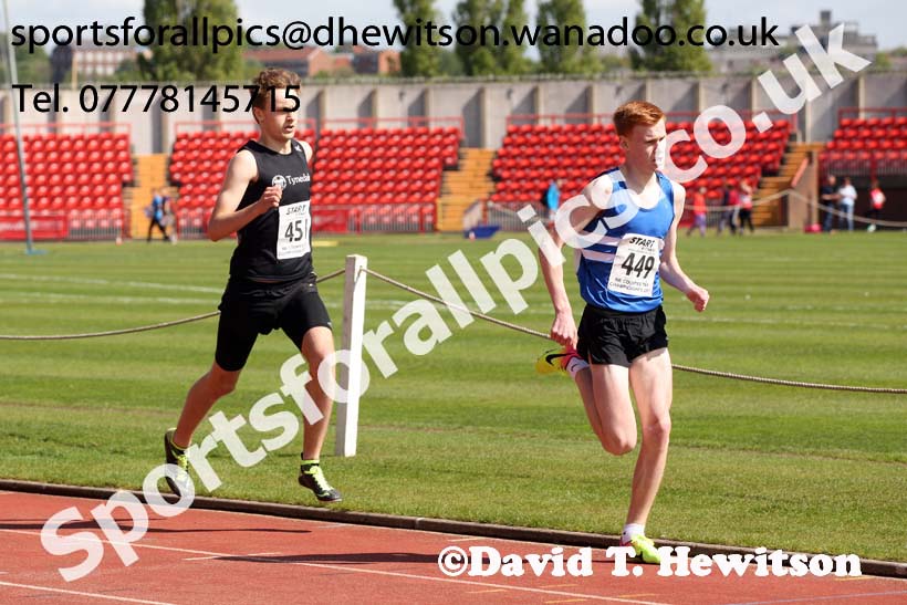 Mens under-17s 800 metres, North Eastern Champs, Gateshead Stadium. Photo: David T. Hewitson/Sports for All Pics